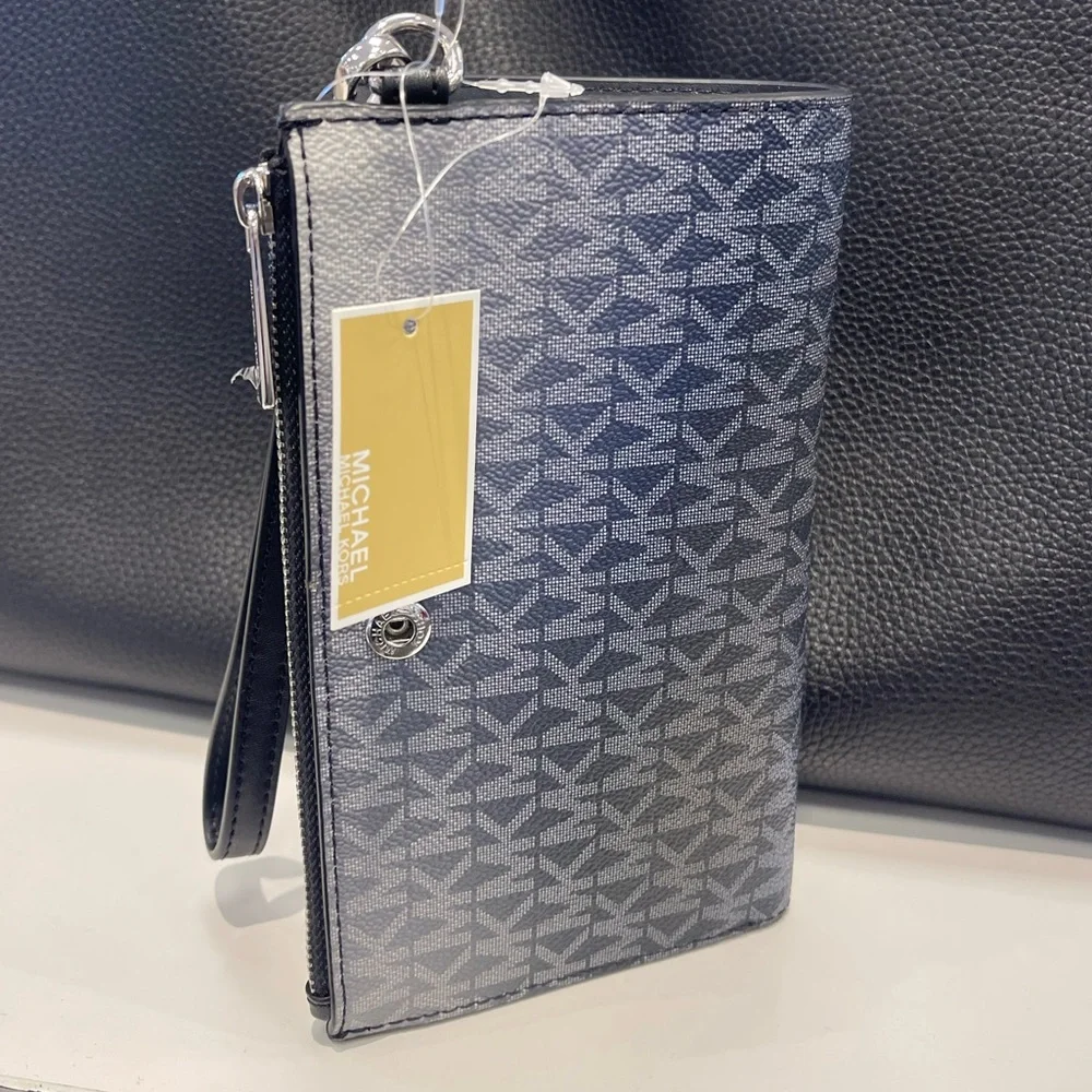 MICHAEL KORS Jet Set Lg Ombré Signature Logo Double Zip Wristlet Wallet 
Black - Picture 9 of 16